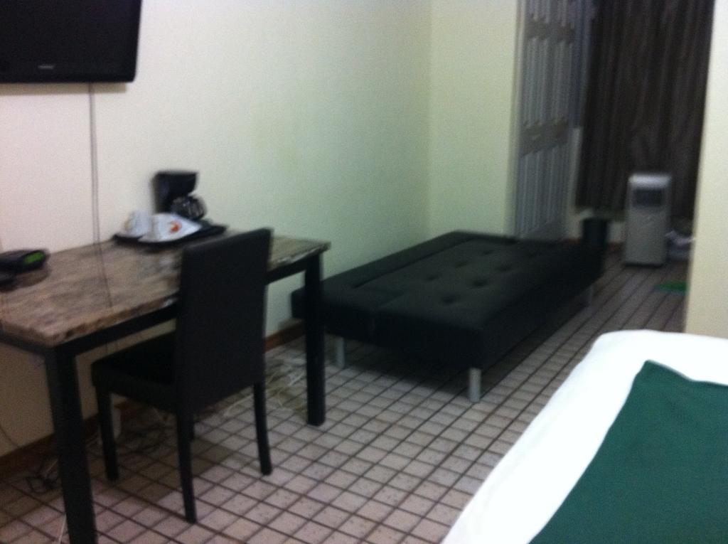 Executive Airport Hotel Энтеббе Номер фото