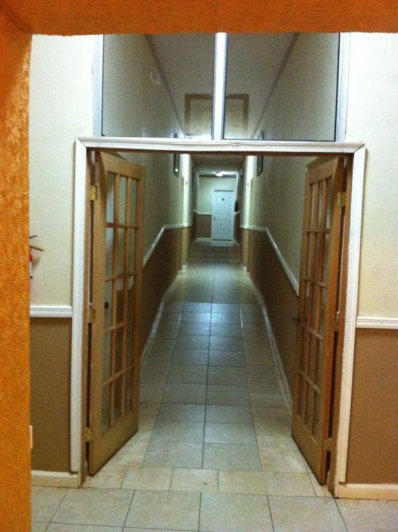 Executive Airport Hotel Энтеббе Экстерьер фото