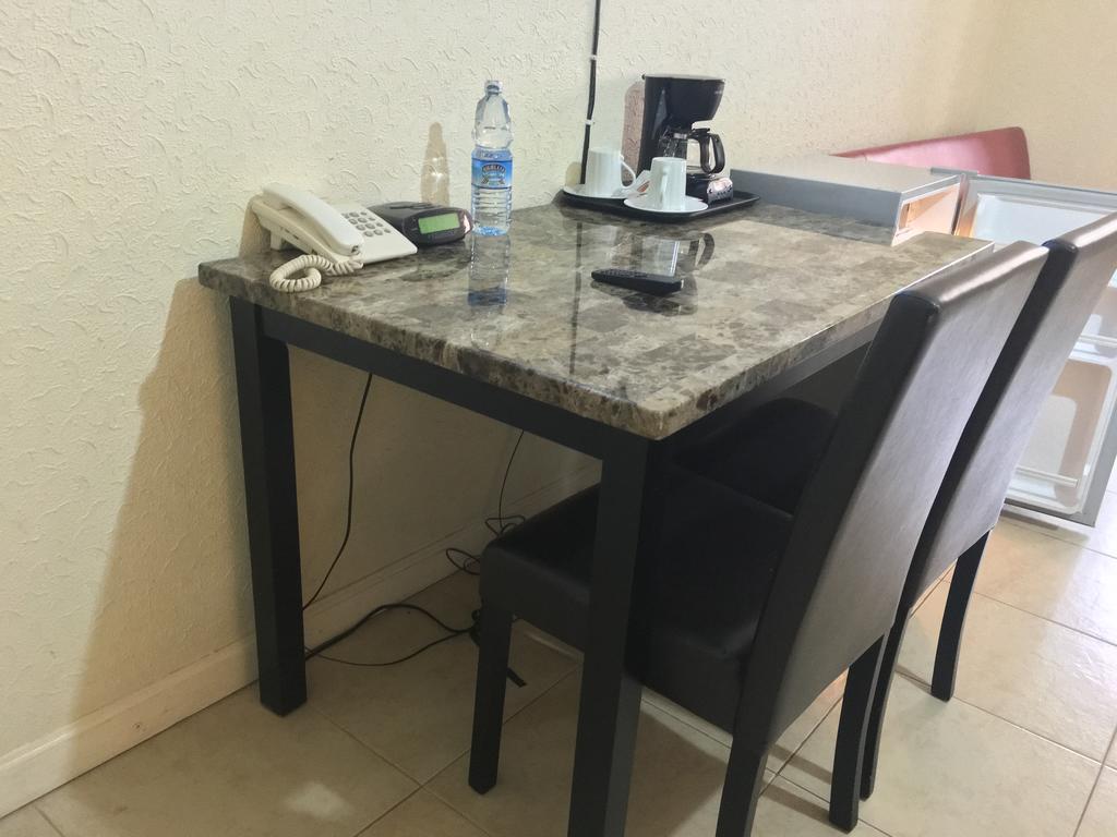 Executive Airport Hotel Энтеббе Экстерьер фото