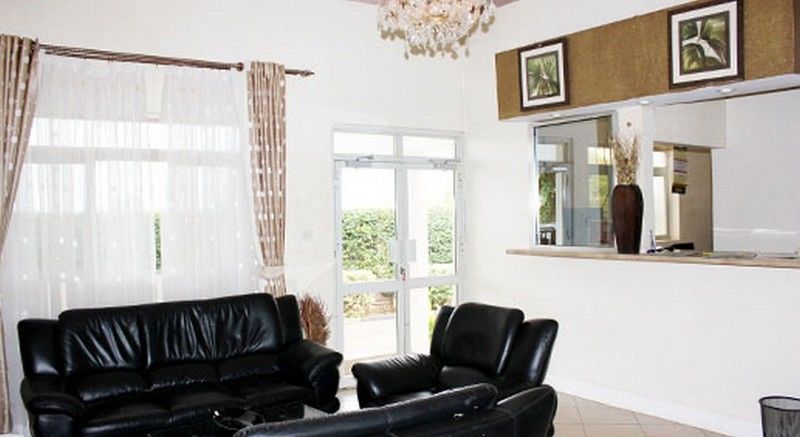 Executive Airport Hotel Энтеббе Экстерьер фото
