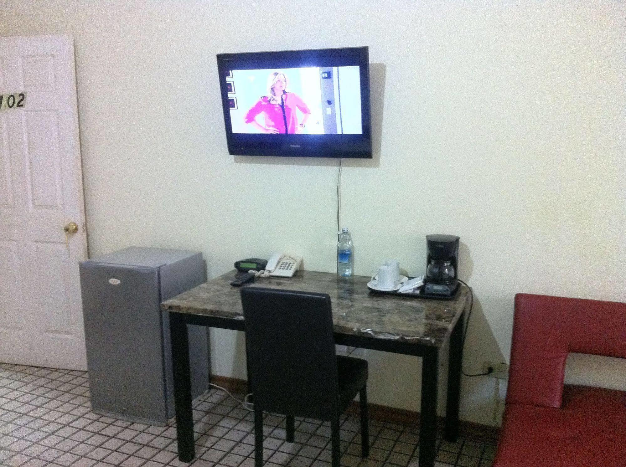 Executive Airport Hotel Энтеббе Экстерьер фото