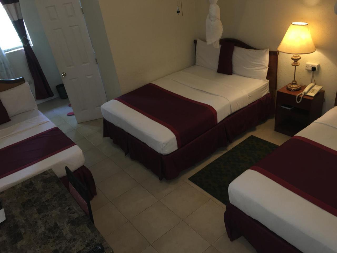 Executive Airport Hotel Энтеббе Экстерьер фото