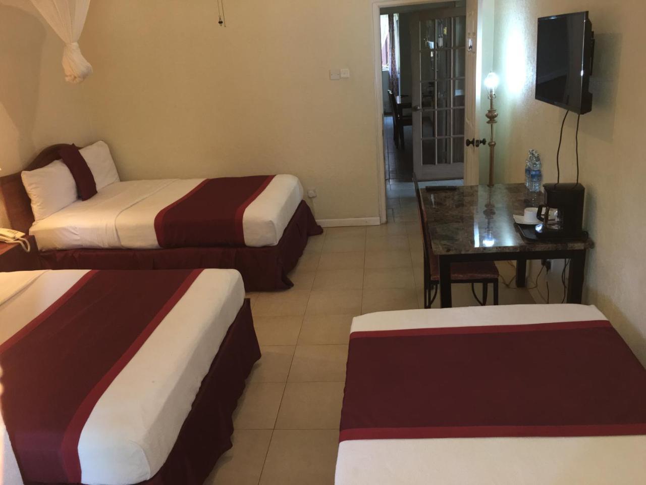 Executive Airport Hotel Энтеббе Экстерьер фото
