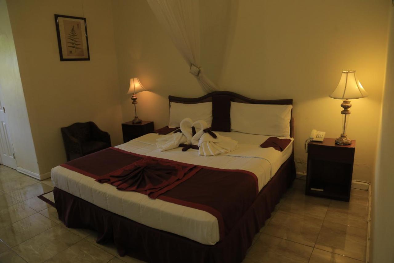 Executive Airport Hotel Энтеббе Экстерьер фото